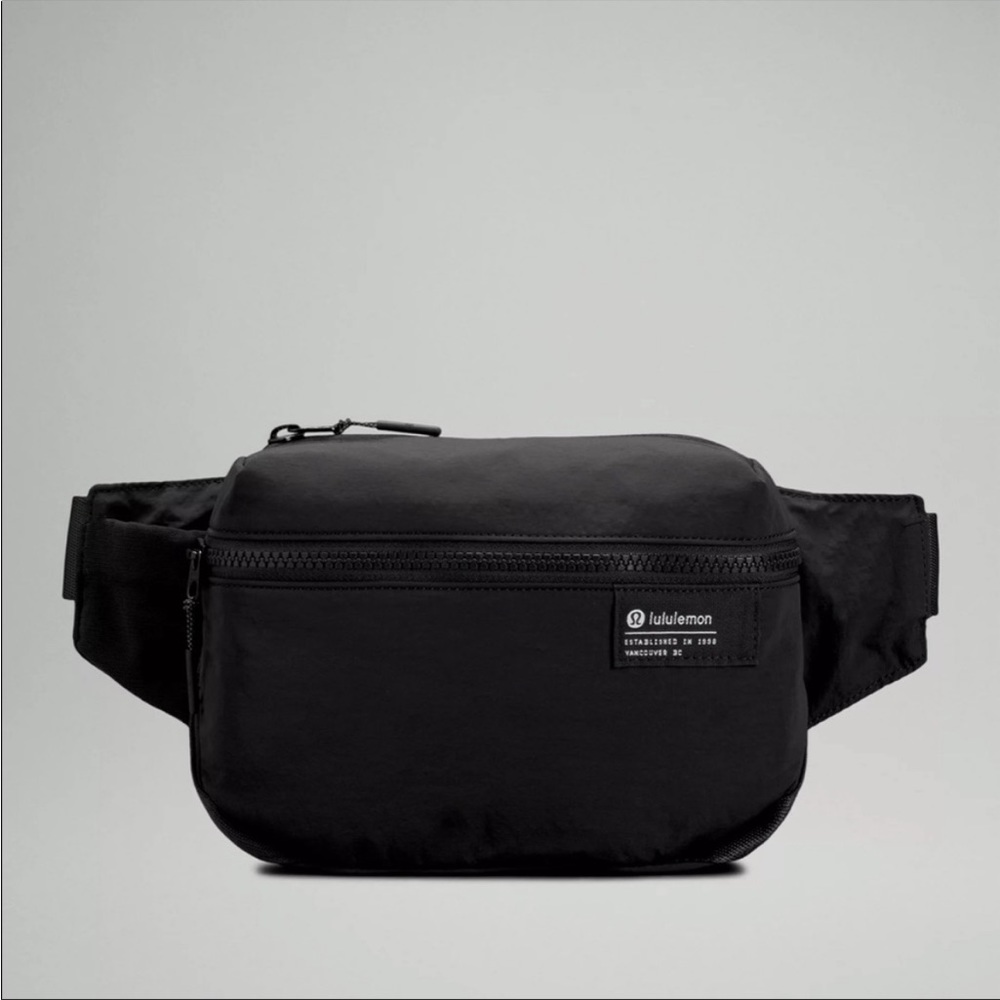 Never Used Lululemon Clean Lines Belt Bag - Black